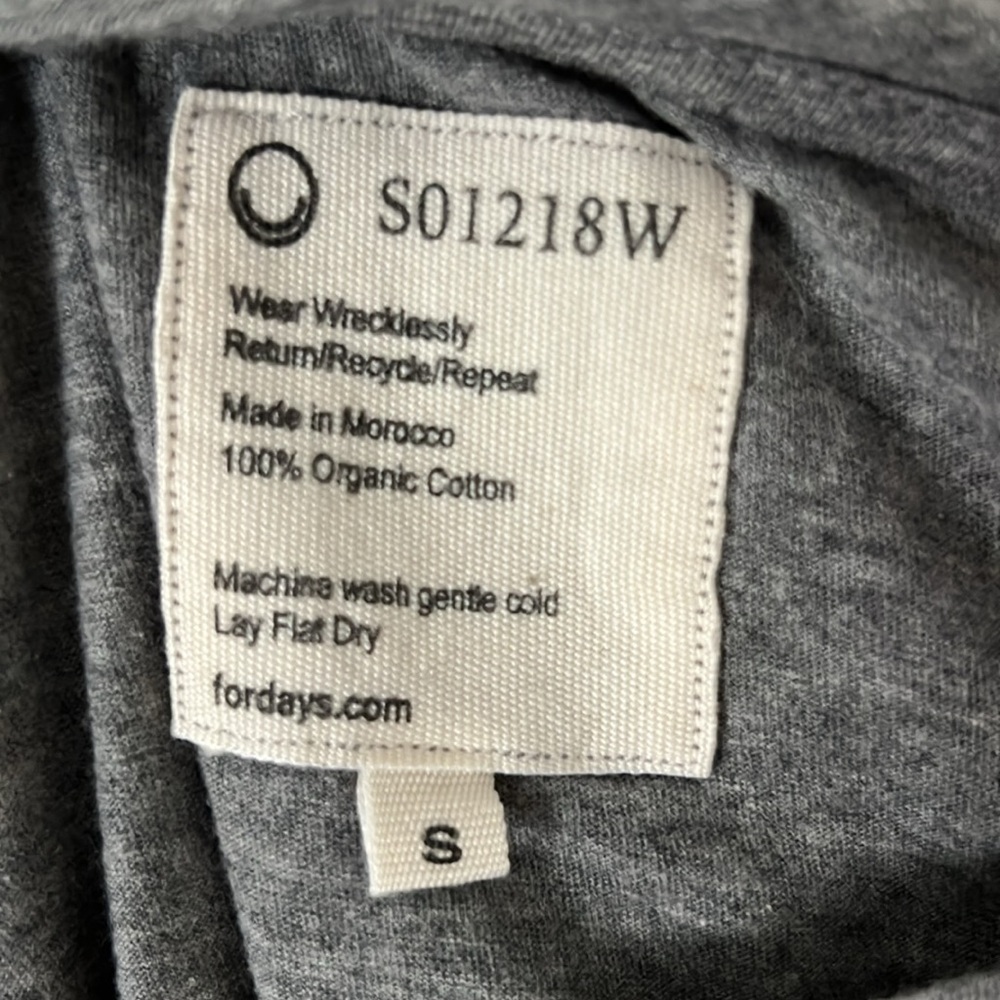 NWT For Days Gray Daily Crew Short Sleeve T-Shirt Small - Picture 2 of 4